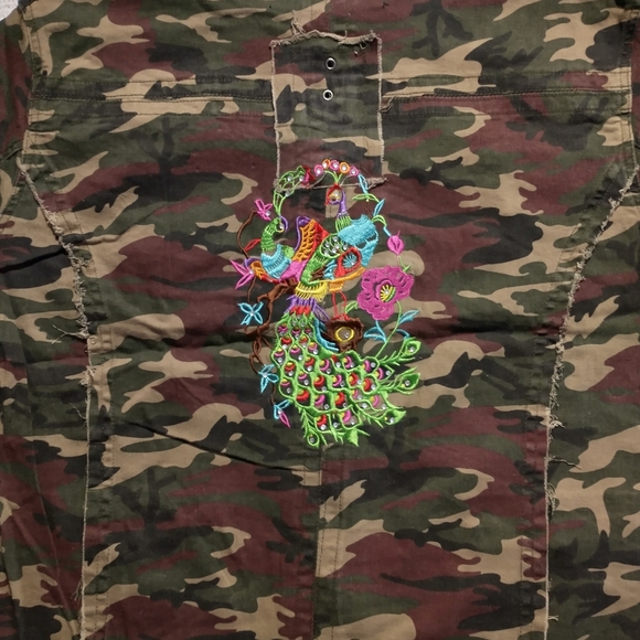 Cotton Hills Ladies Embroidered Camo Stretch Jacket - Picture 8 of 14